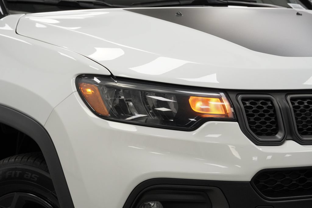 Certified 2023 Jeep Compass Trailhawk w/ Sun and Sound Group AWD/4WD image 10