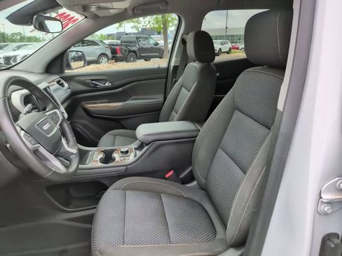 Certified 2023 GMC Acadia SLE w/ Driver Convenience Package AWD/4WD image 18
