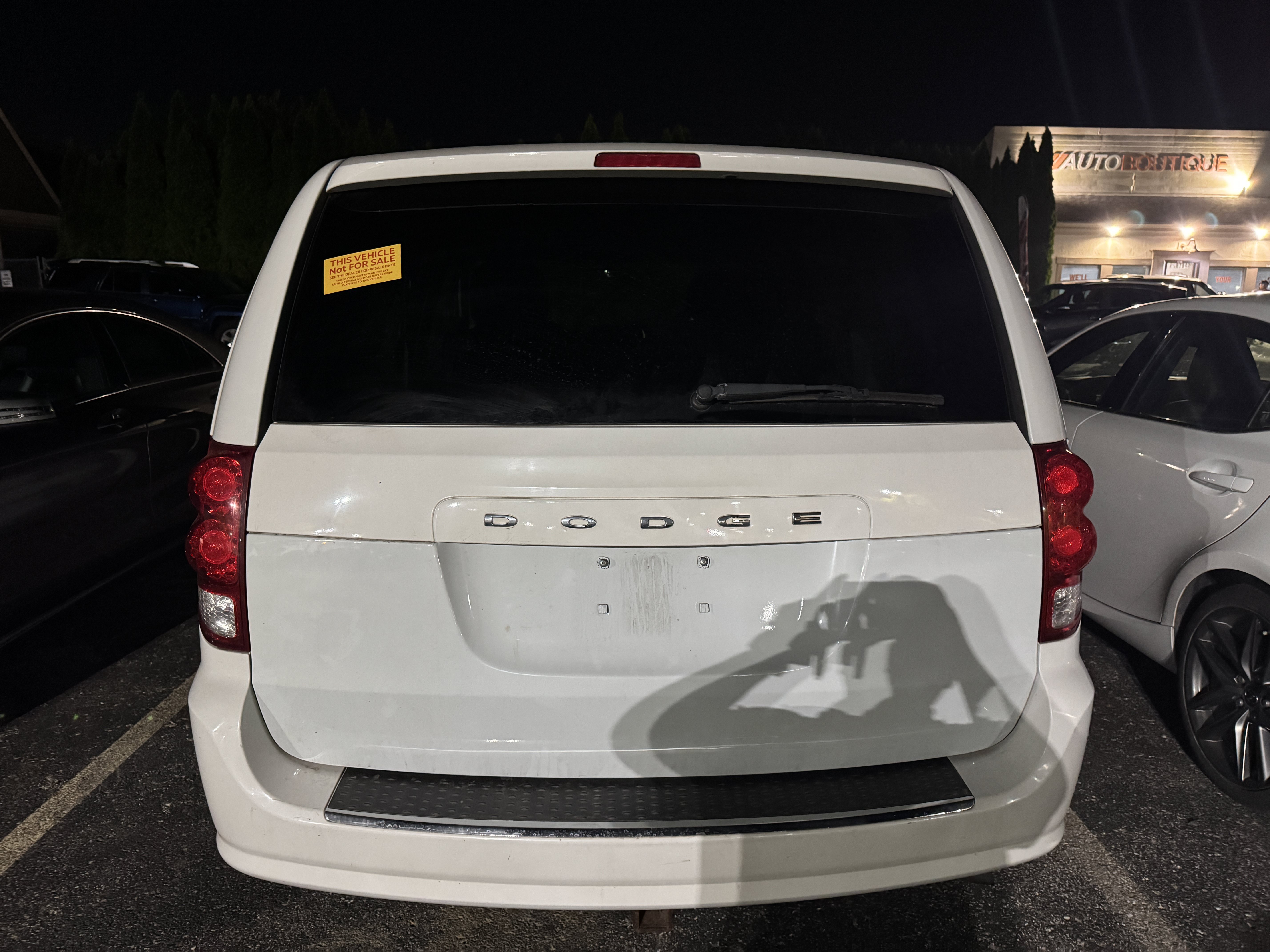 Used 2014 Dodge Grand Caravan SXT FWD image 2