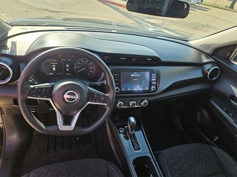 Used 2024 Nissan Kicks SV image 16