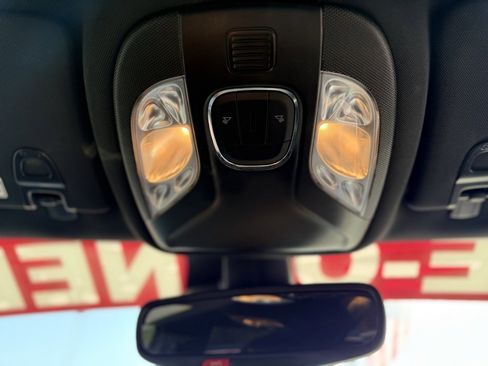 Used 2024 Jeep Compass Latitude image 19