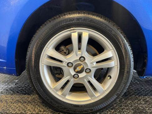 Used 2011 Chevrolet Aveo5 LT w/ Power and Convenience Package FWD image 31