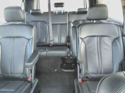 Used 2024 Jeep Wagoneer L Series II RWD image 11