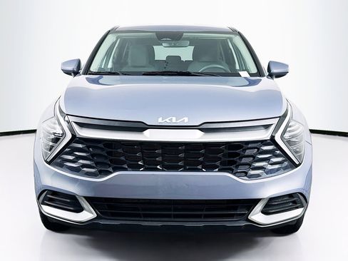 Used 2025 Kia Sportage LX image 2