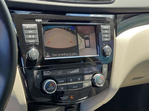 Used 2021 Nissan Rogue Sport SL w/ Premium Package FWD image 28