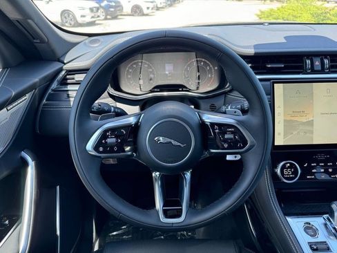 Used 2025 Jaguar F-PACE R-Dynamic S image 8