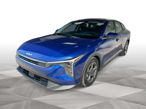 Used 2025 Kia K4 FWD image 1