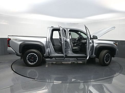 Used 2024 Toyota Tacoma TRD Off-Road AWD/4WD image 33