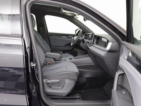 New 2026 Volkswagen Tiguan SE R-Line image 18