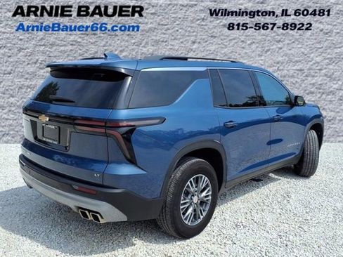 Used 2024 Chevrolet Traverse LT image 6