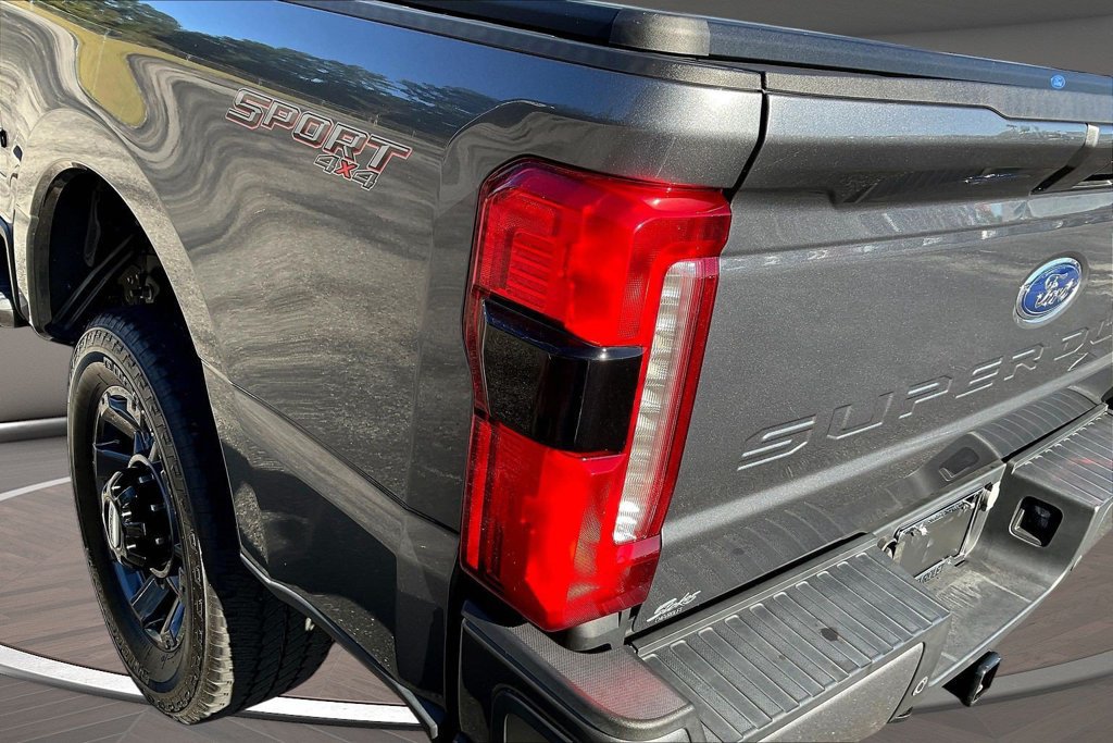 Used 2024 Ford F250 Lariat w/ Lariat Ultimate Package AWD/4WD image 27