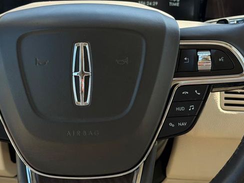 Used 2021 Lincoln Navigator Reserve w/ Luxury Package AWD/4WD image 32