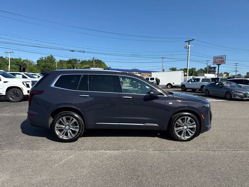 Used 2024 Cadillac XT6 Premium Luxury AWD/4WD image 6