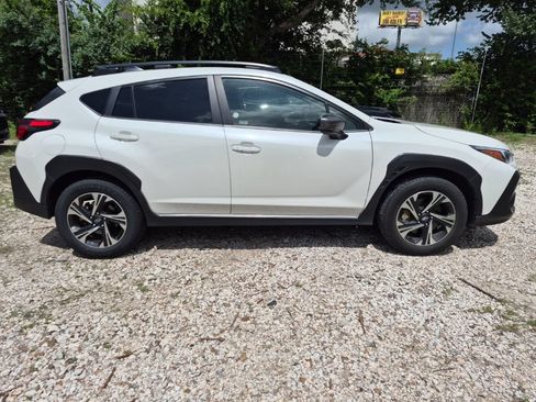 Used 2025 Subaru Crosstrek 2.5i Premium AWD/4WD image 5
