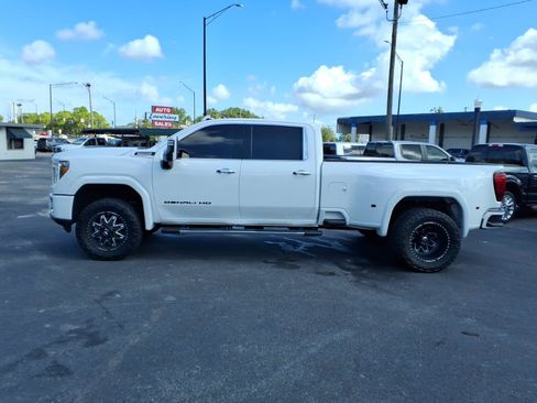 Used 2022 GMC Sierra 3500 Denali w/ Denali Ultimate Package AWD/4WD image 2