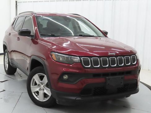 Used 2022 Jeep Compass Latitude AWD/4WD image 1