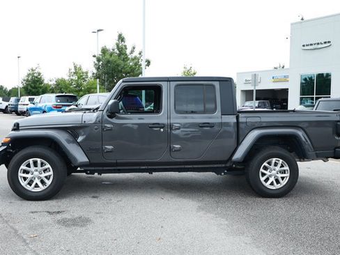 Used 2023 Jeep Gladiator Sport AWD/4WD image 10