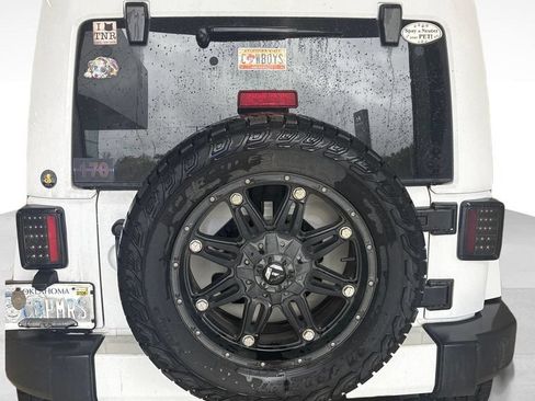 Used 2012 Jeep Wrangler Unlimited Sahara AWD/4WD image 3