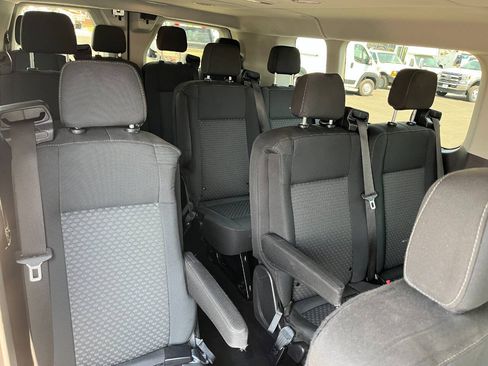 Used 2023 Ford Transit 350 XLT RWD image 18