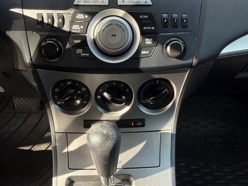 Used 2011 MAZDA MAZDA3 i Touring image 15