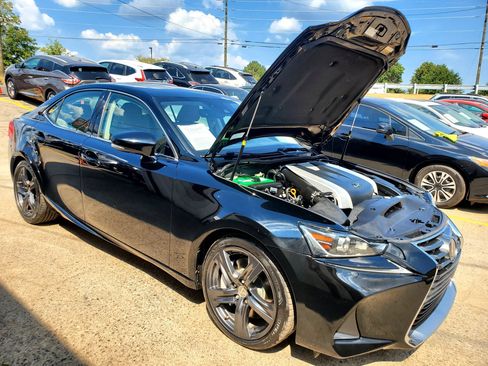 Used 2019 Lexus IS 300 AWD image 43