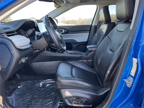 Certified 2022 Jeep Compass Limited w/ Sun and Sound Group image 4