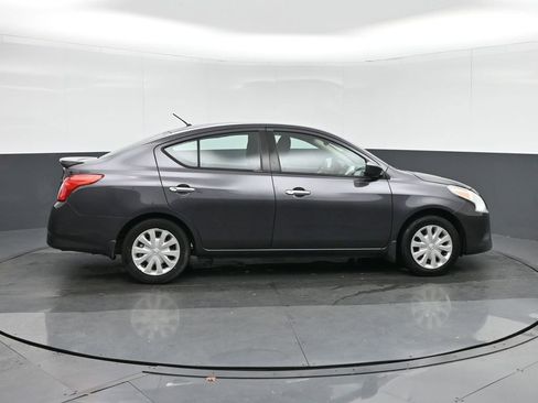 Used 2015 Nissan Versa SV image 8