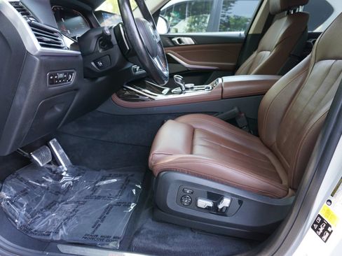 Used 2020 BMW X7 xDrive40i w/ Premium Package AWD/4WD image 39
