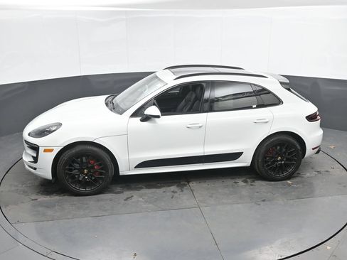 Used 2018 Porsche Macan GTS w/ Premium Package Plus AWD/4WD image 39