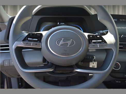 New 2026 Hyundai Elantra SE image 18