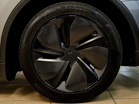 Used 2026 Tesla Model Y Long Range AWD/4WD image 33