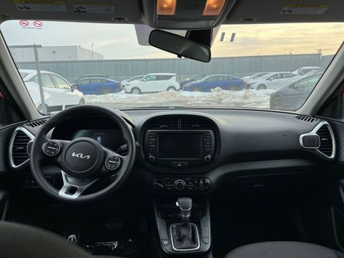 Used 2025 Kia Soul LX w/ LX Technology Package image 31
