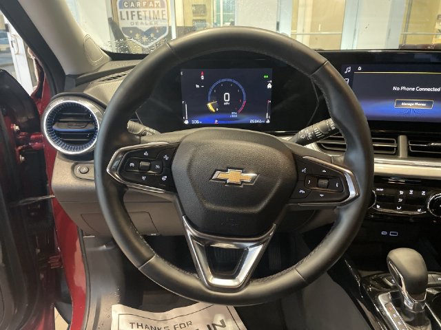 Used 2025 Chevrolet Trax LT w/ LT Convenience Package FWD image 18