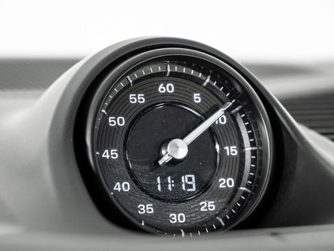 Certified 2024 Porsche Cayenne Coupe image 17