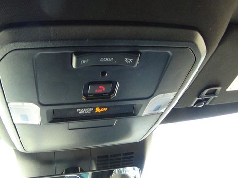 Used 2024 Toyota Tacoma TRD Off-Road image 27