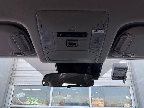 Used 2025 Toyota RAV4 XLE image 16