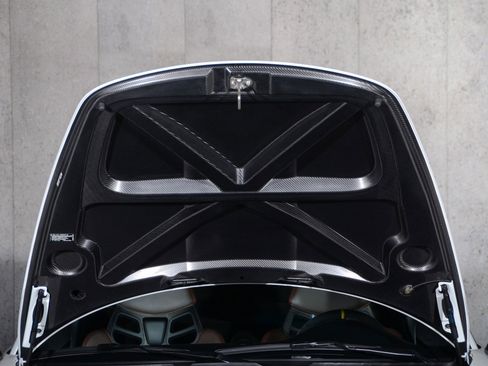 Used 2016 Porsche 911 R image 40