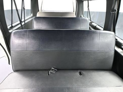 Used 1995 Ford E-150 and Econoline 150 Club Wagon RWD image 27