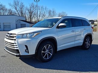 Used 2017 Toyota Highlander XLE video 3