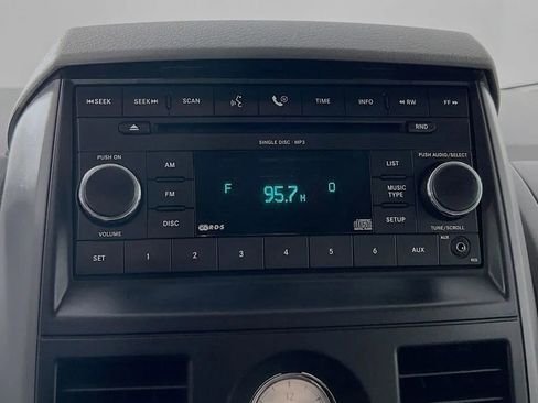 Used 2008 Chrysler Town & Country LX image 14