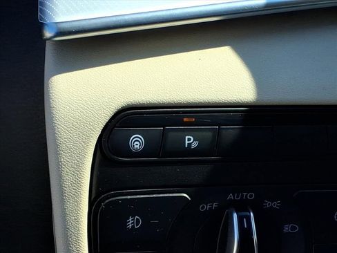 Used 2019 INFINITI QX50 Essential w/ Proassist Package image 25