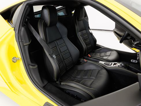 Used 2011 Ferrari 458 Italia Coupe RWD image 36
