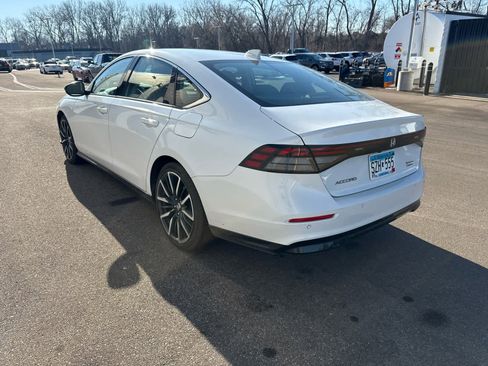 Used 2023 Honda Accord Touring image 7