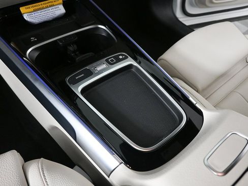 Certified 2025 Mercedes-Benz GLB 250 image 15