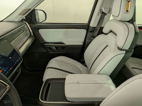 Used 2023 Rivian R1S Adventure image 27