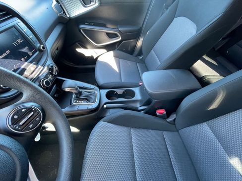 Used 2025 Kia Soul LX w/ LX Technology Package image 35