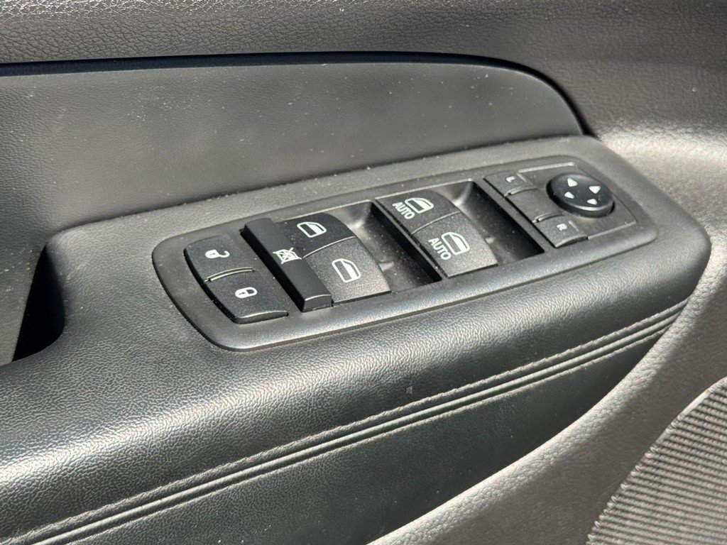 Used 2019 Jeep Grand Cherokee Altitude AWD/4WD image 23