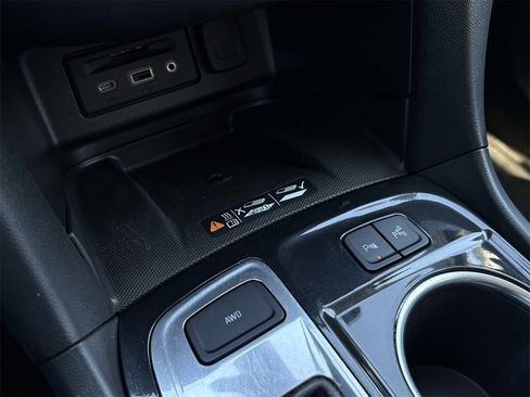 Certified 2022 Chevrolet Equinox Premier image 22