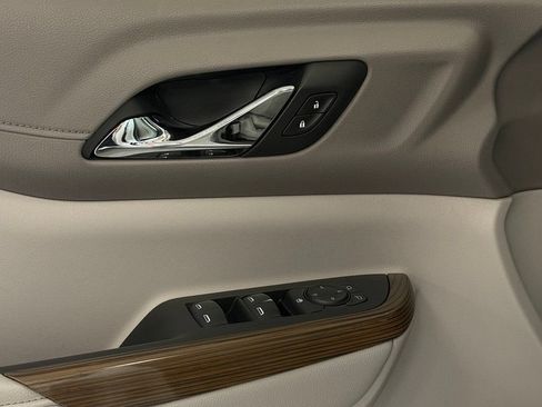 Used 2019 GMC Acadia SLE FWD image 13