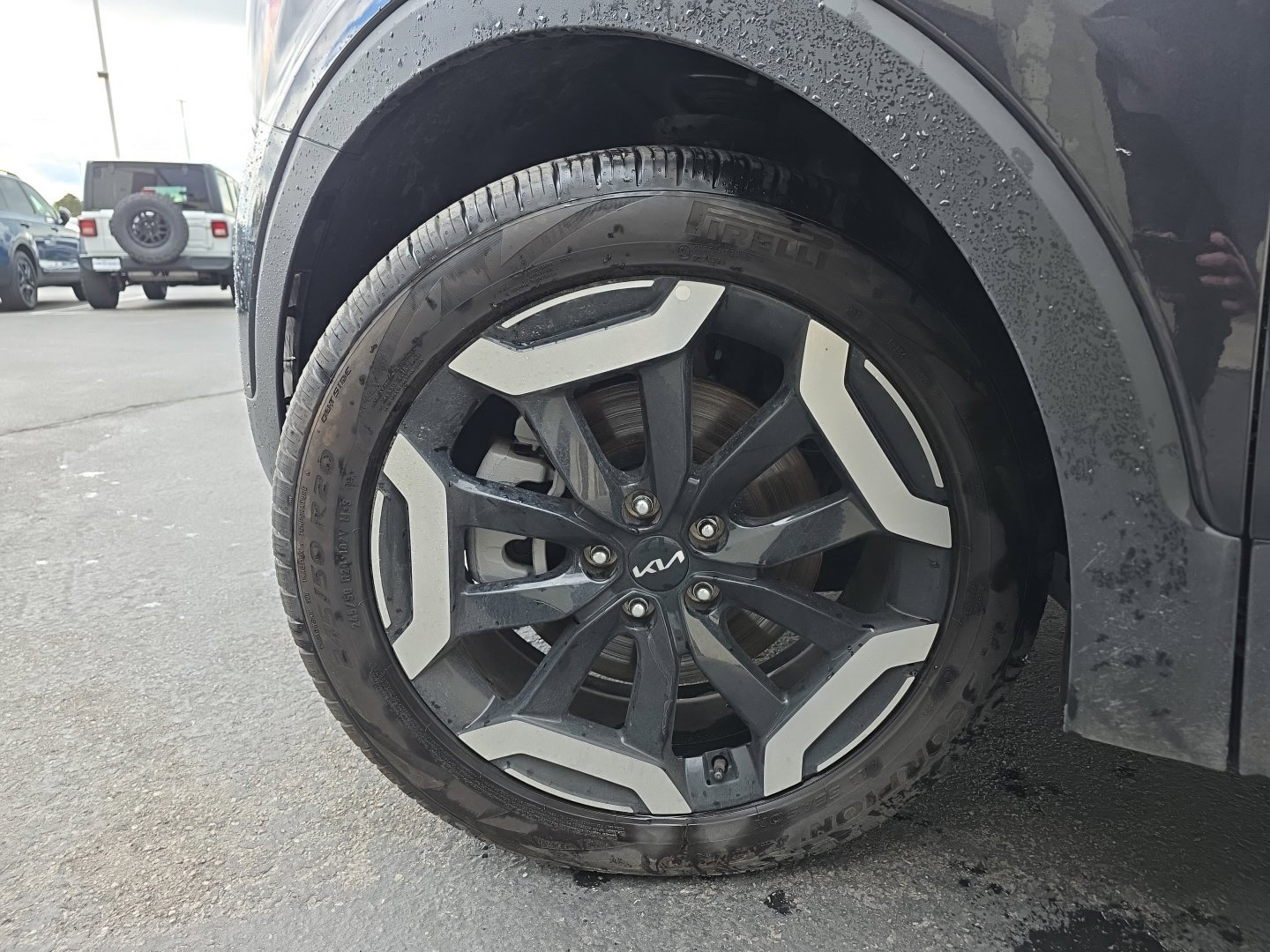 Used 2025 Kia Telluride EX w/ EX Captain's Chair Package AWD/4WD image 4